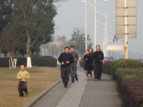 “健身長跑”迎新年